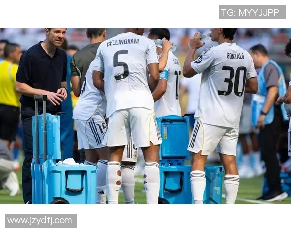 哈维阿隆索退役后新篇章将执教皇马青年队开启足球新征程